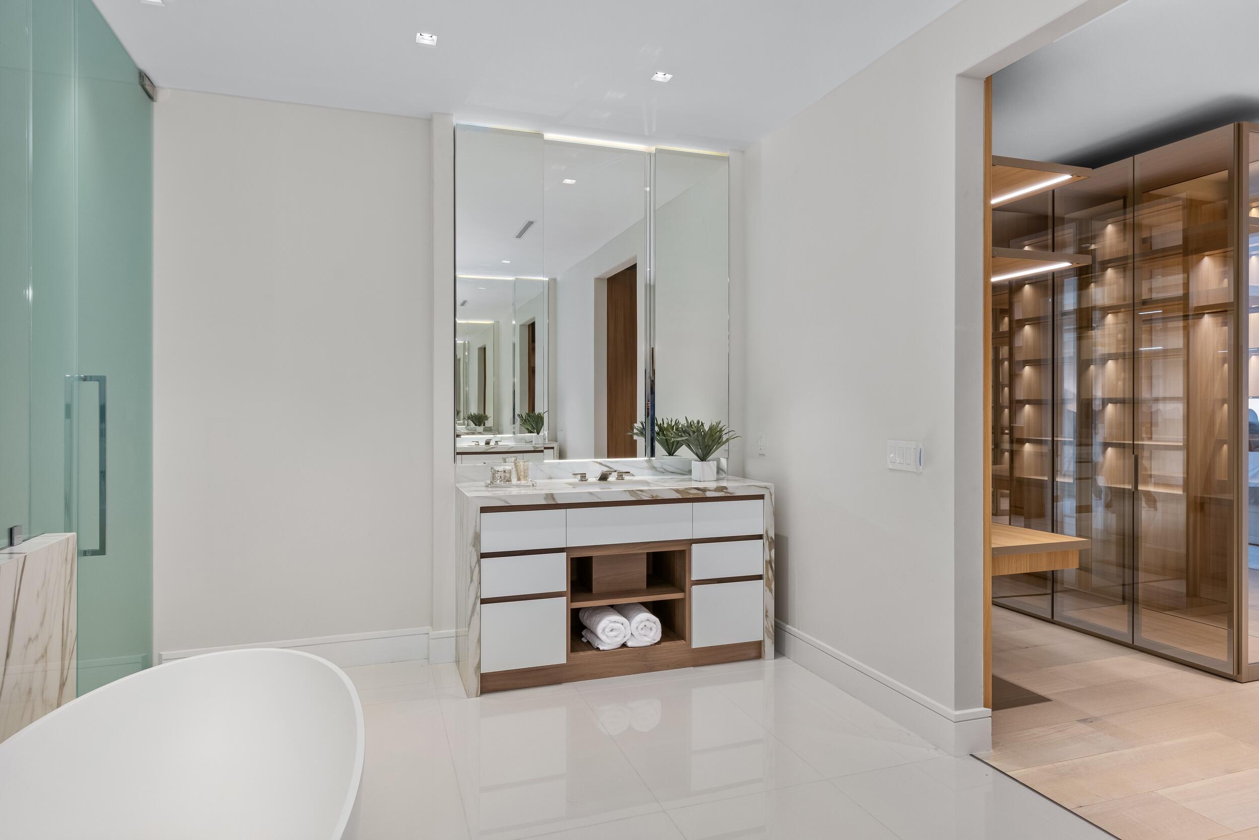 725 S Ocean #402, Boca Raton FL 33432