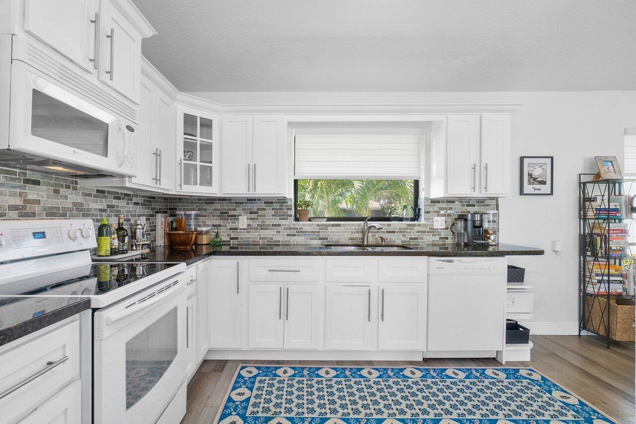 6085 Robinson, Jupiter FL 33458