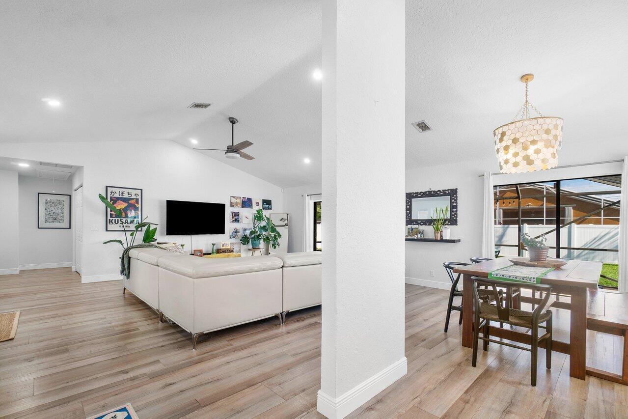 6085 Robinson, Jupiter FL 33458