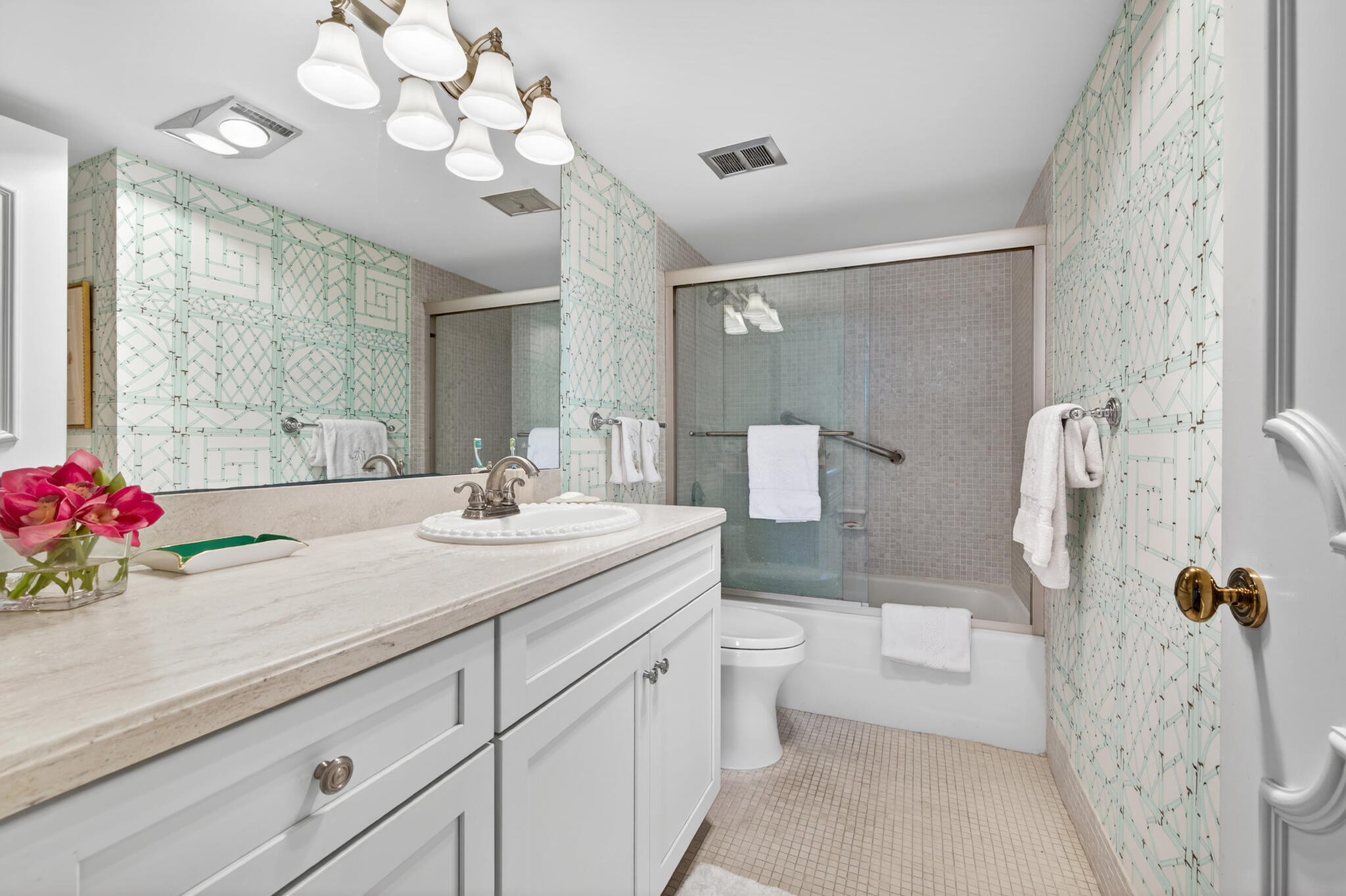 227 Australian #2c, Palm Beach FL 33480