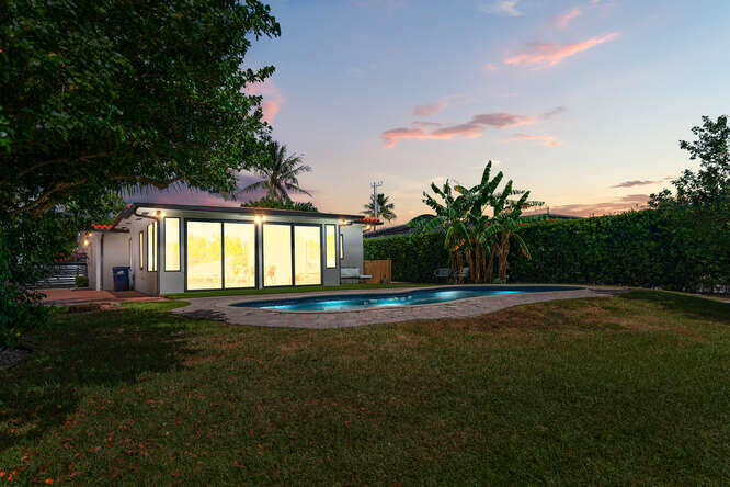 7820 Hawthorne, Miami Beach FL 33141