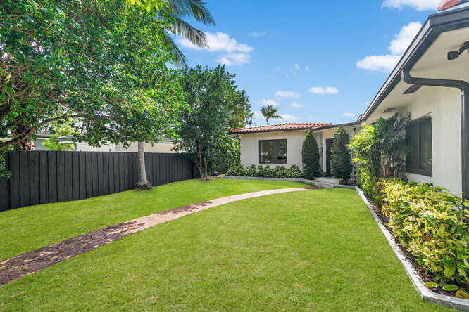 7820 Hawthorne, Miami Beach FL 33141