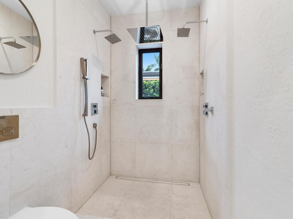 7820 Hawthorne, Miami Beach FL 33141
