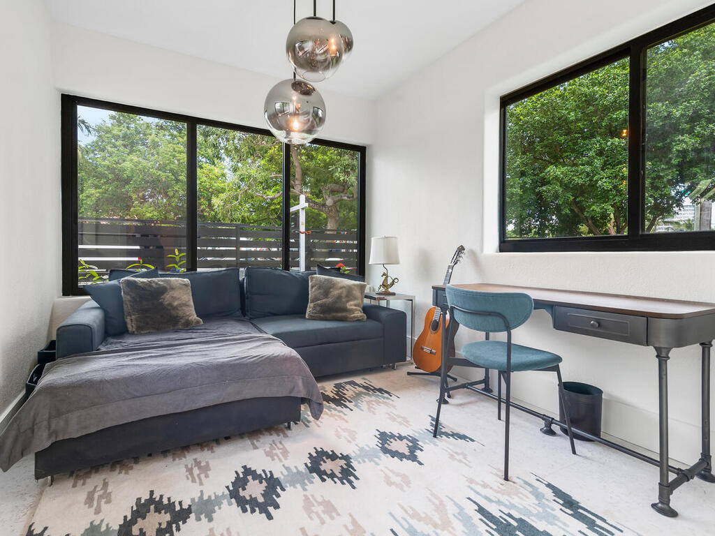7820 Hawthorne, Miami Beach FL 33141