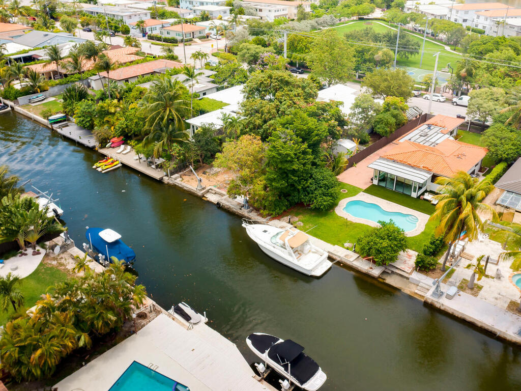 7820 Hawthorne, Miami Beach FL 33141
