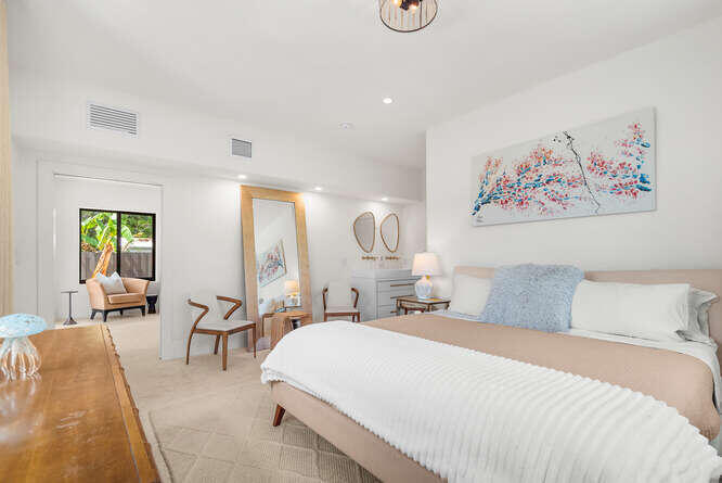 7820 Hawthorne, Miami Beach FL 33141