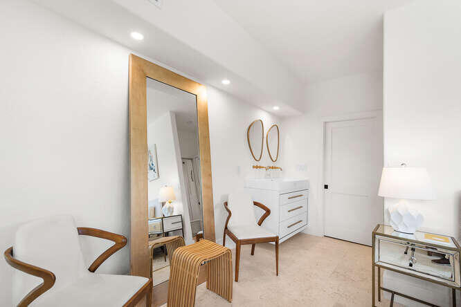 7820 Hawthorne, Miami Beach FL 33141