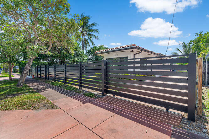 7820 Hawthorne, Miami Beach FL 33141