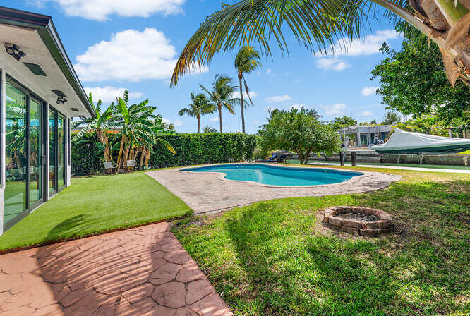 7820 Hawthorne, Miami Beach FL 33141