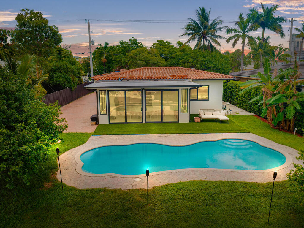 7820 Hawthorne, Miami Beach FL 33141