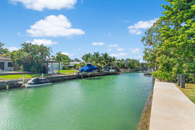7820 Hawthorne, Miami Beach FL 33141