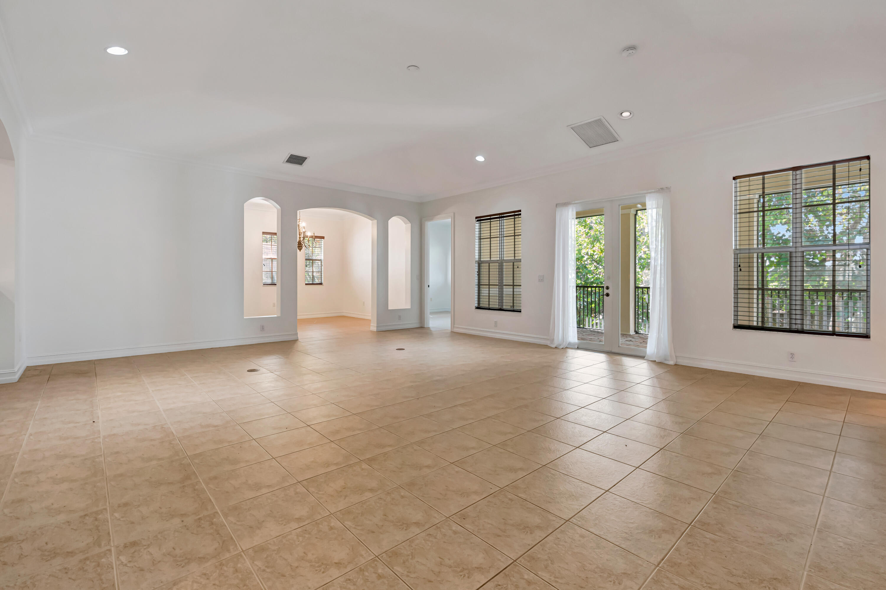 359 Chambord, Palm Beach Gardens FL 33410