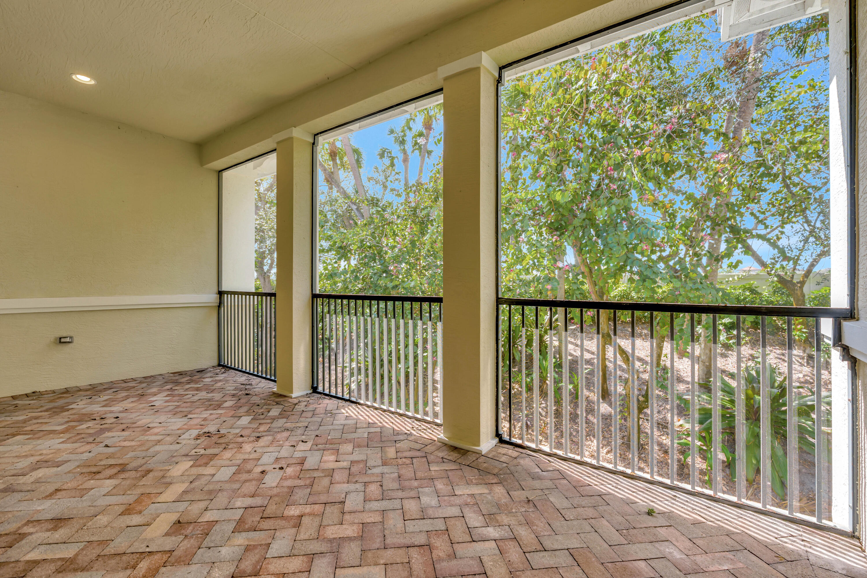 359 Chambord, Palm Beach Gardens FL 33410
