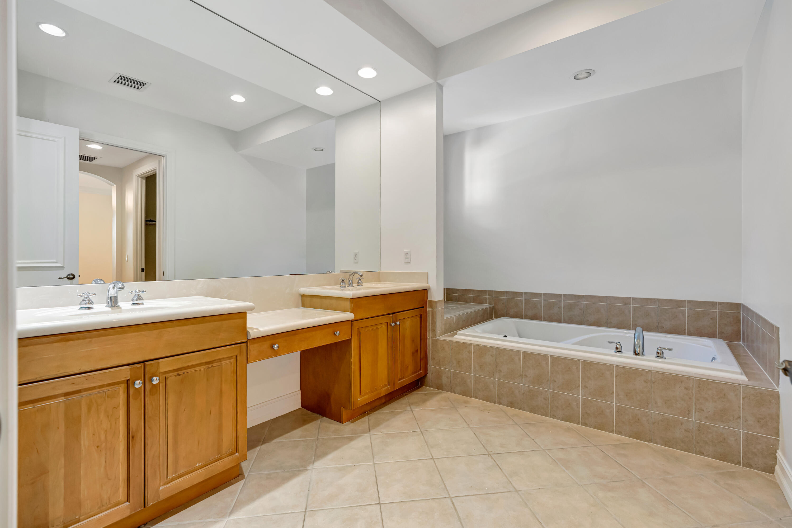359 Chambord, Palm Beach Gardens FL 33410