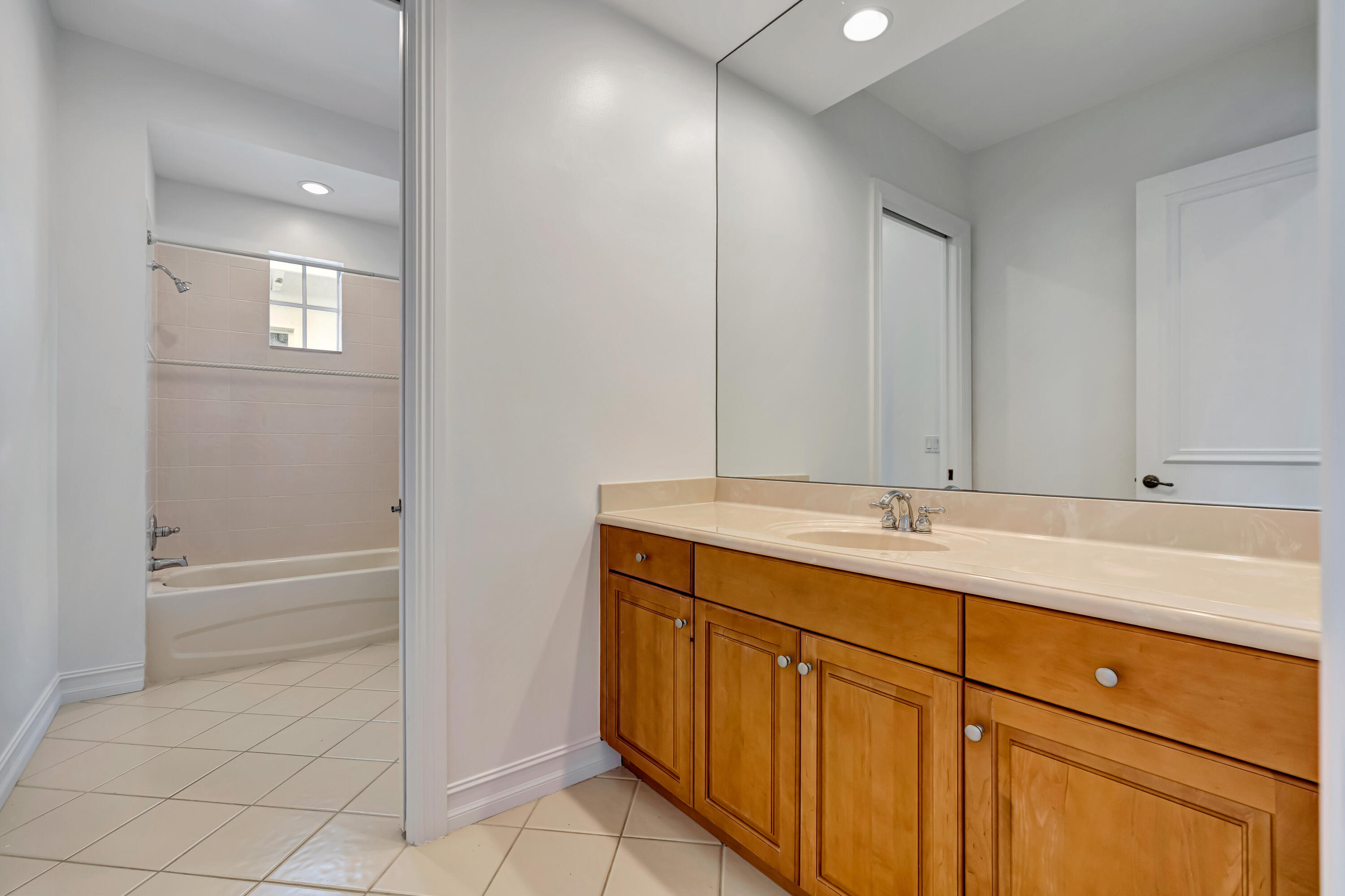 359 Chambord, Palm Beach Gardens FL 33410