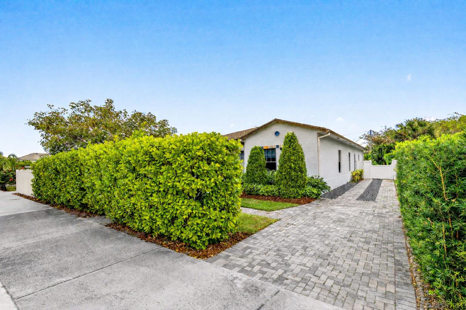 7606 S Olive, West Palm Beach FL 33405