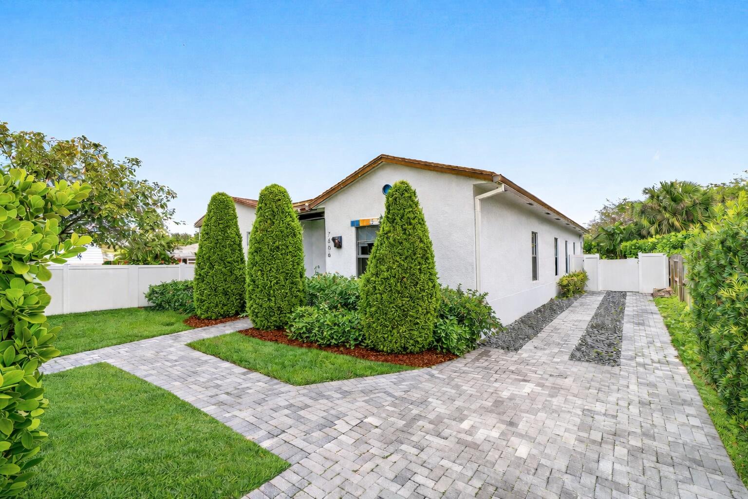 7606 S Olive, West Palm Beach FL 33405