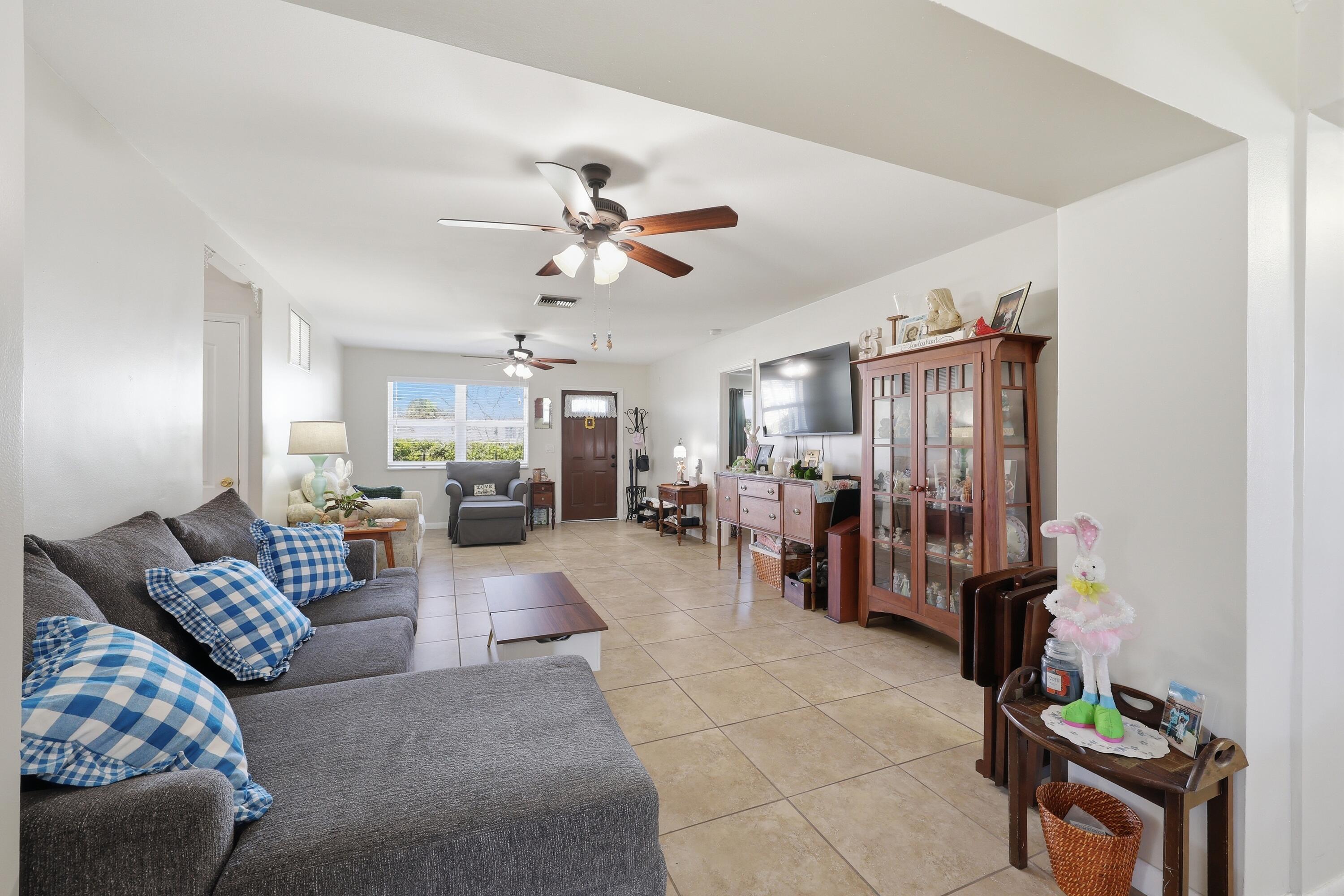 305 Circle, Jupiter FL 33458