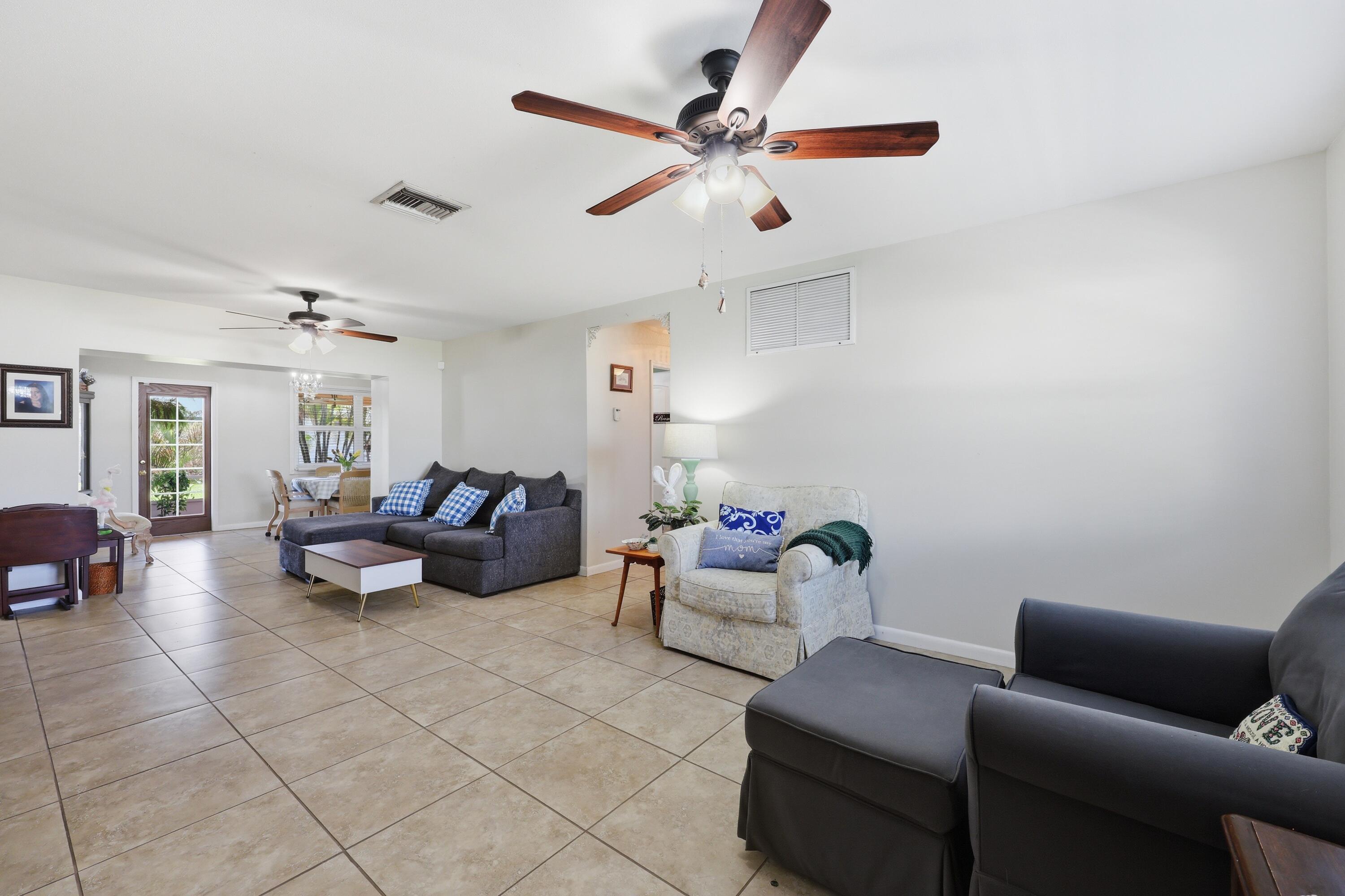 305 Circle, Jupiter FL 33458