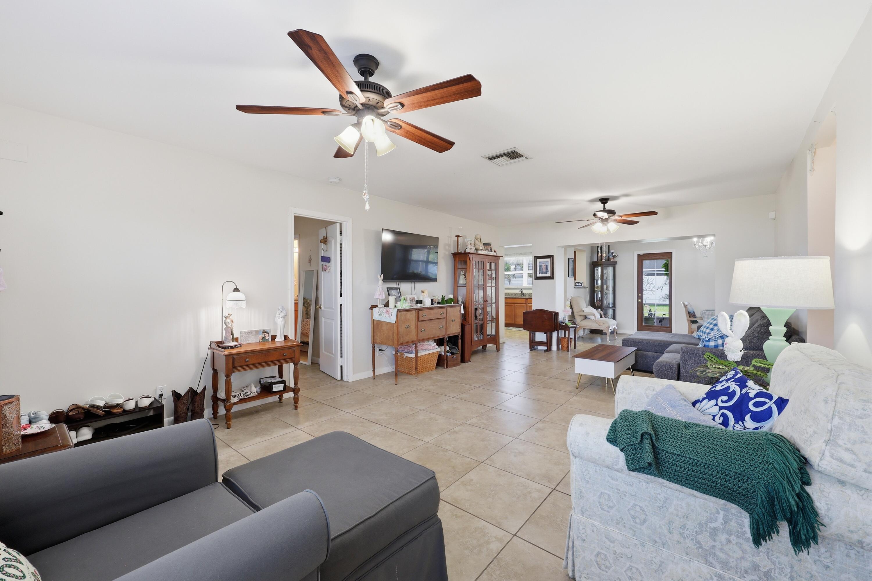 305 Circle, Jupiter FL 33458