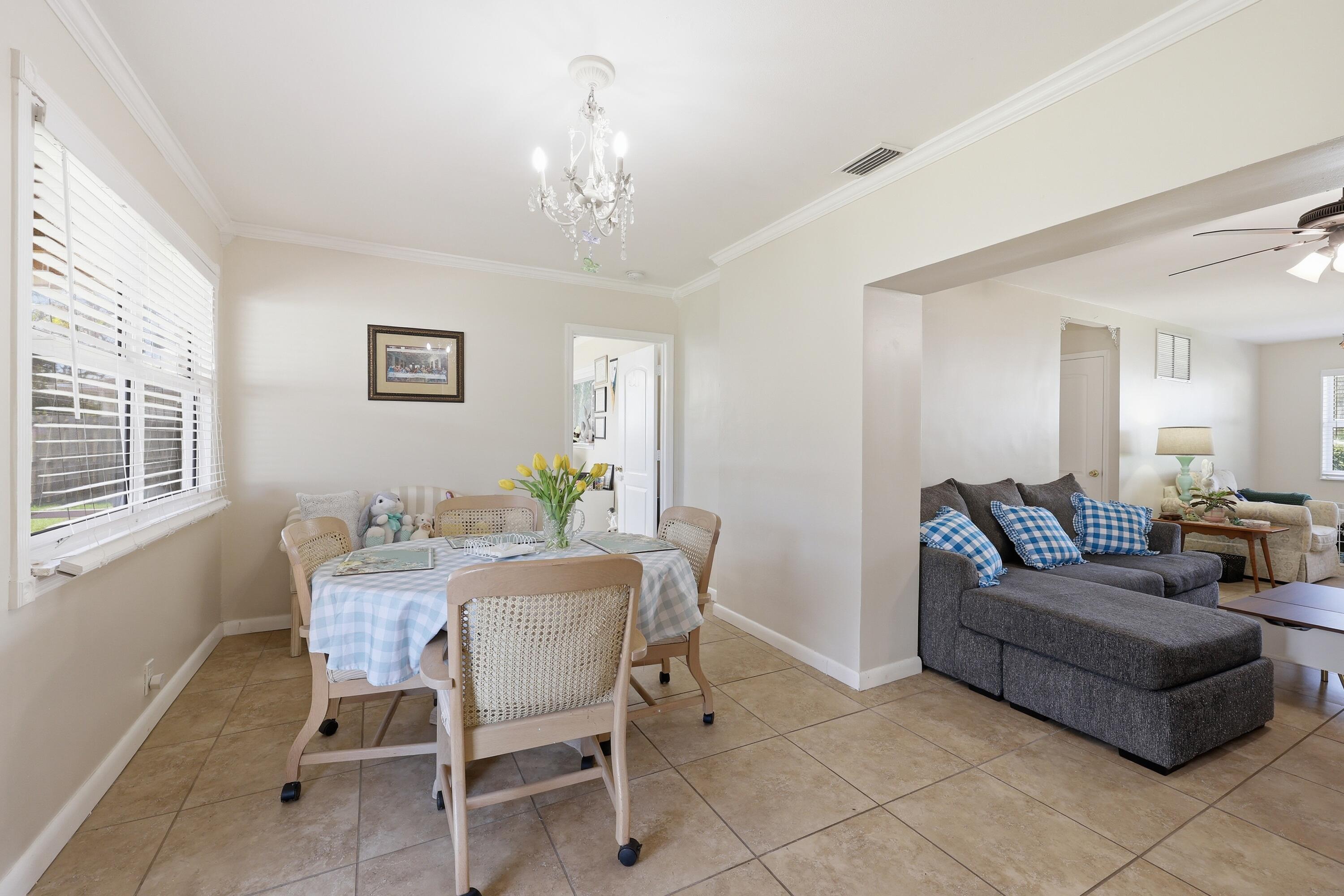 305 Circle, Jupiter FL 33458