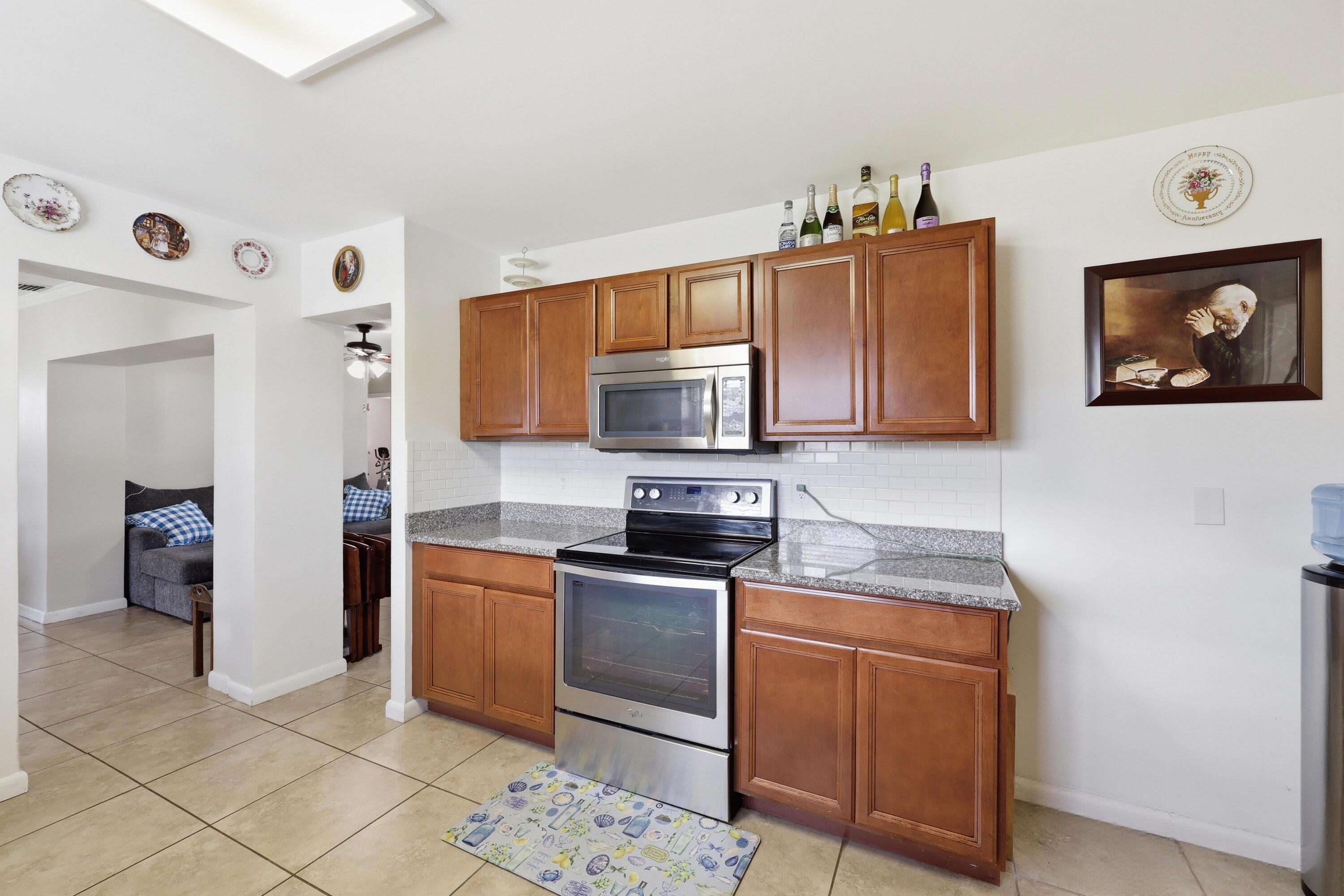 305 Circle, Jupiter FL 33458