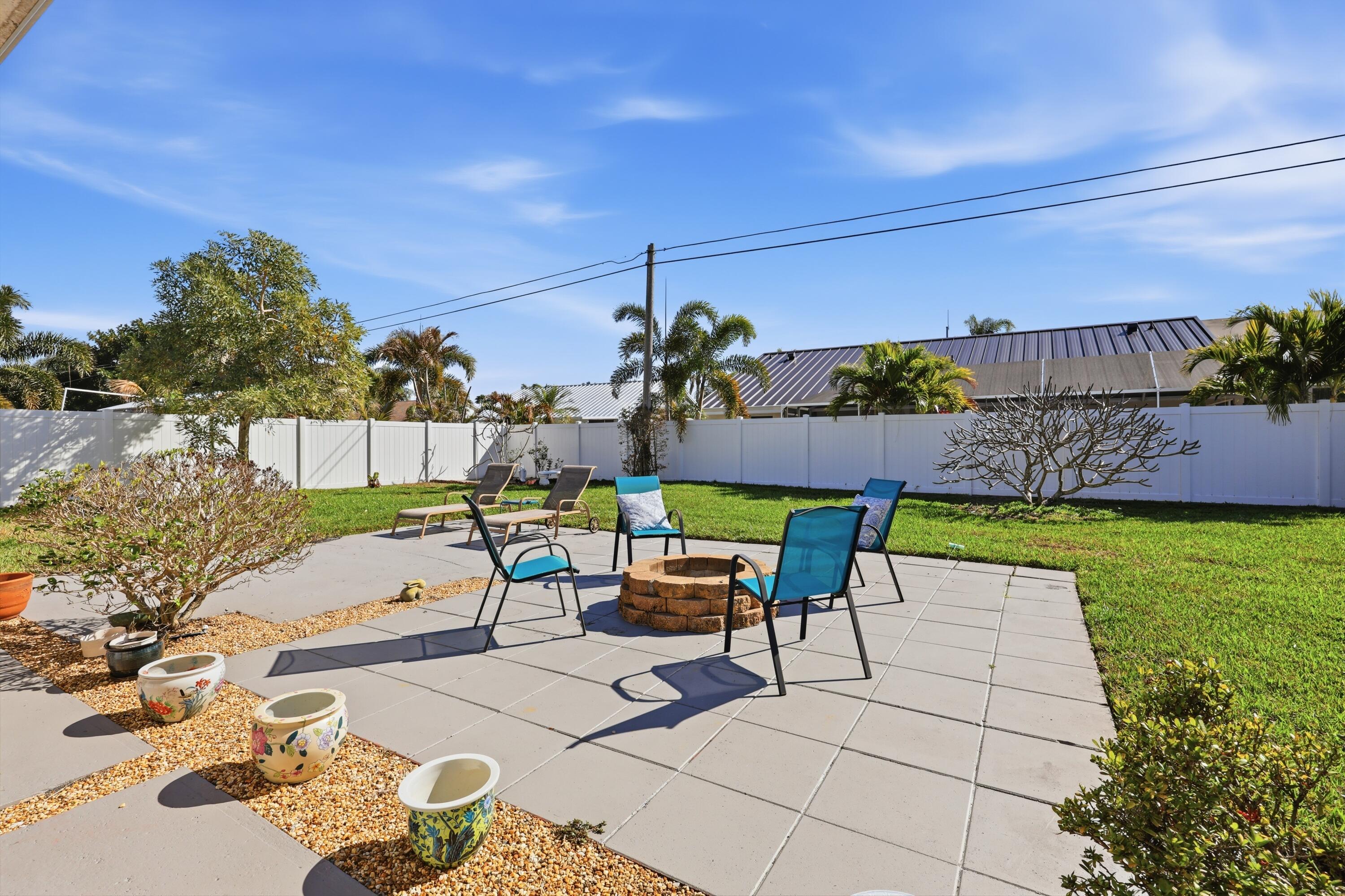 305 Circle, Jupiter FL 33458