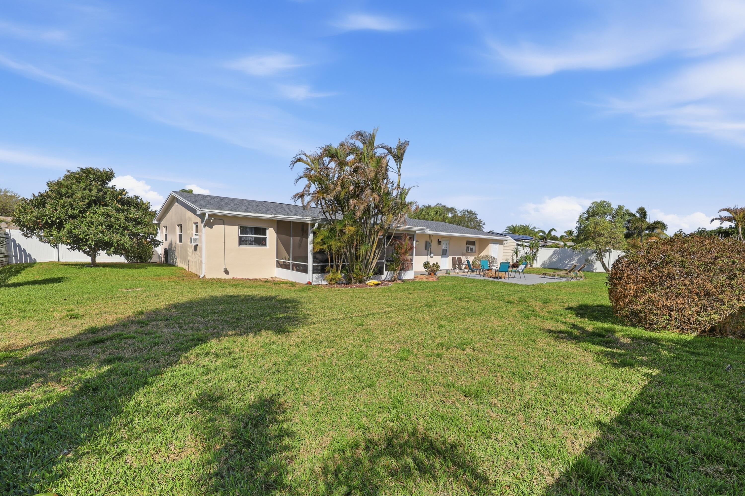 305 Circle, Jupiter FL 33458