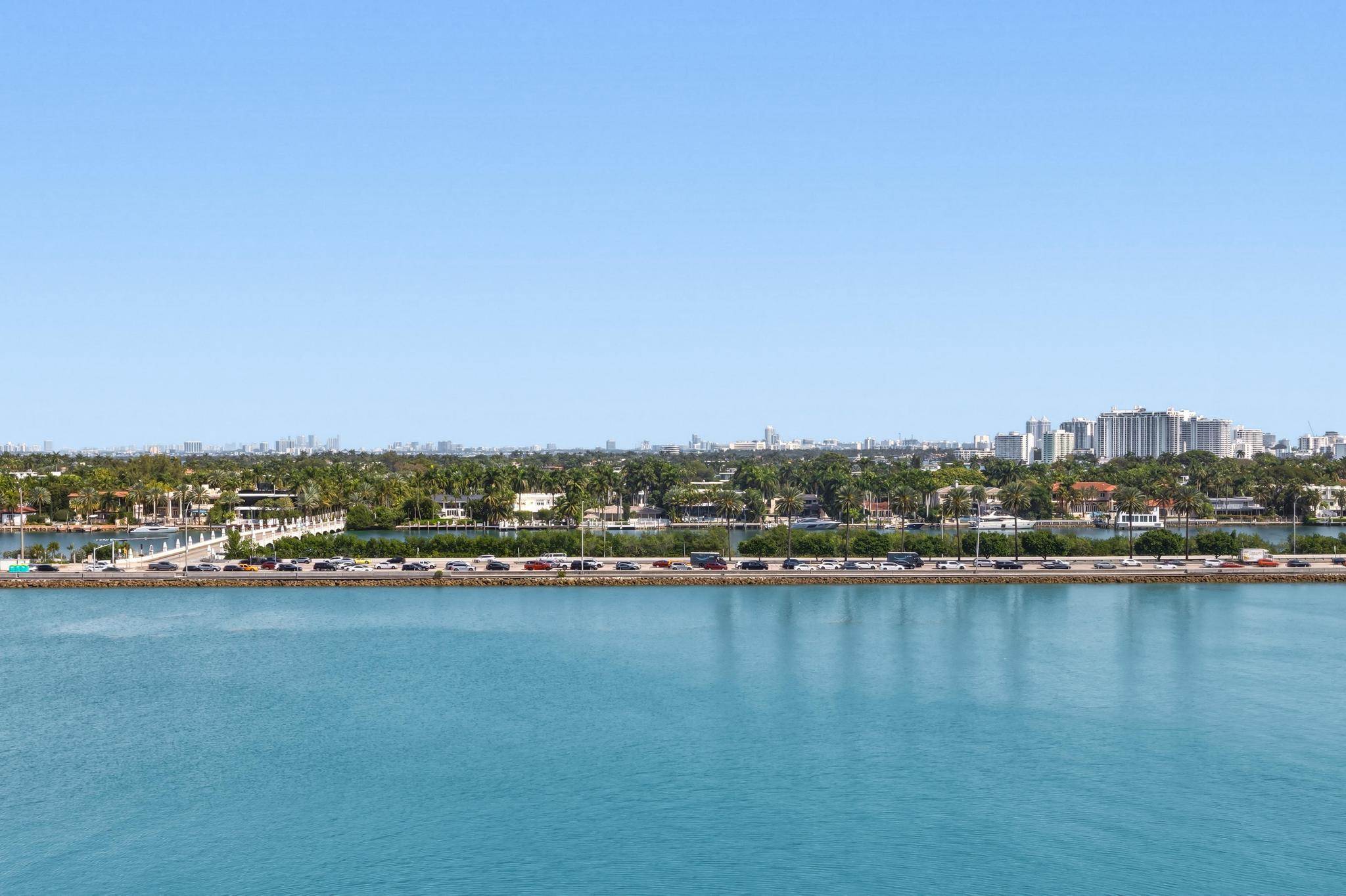 31 SE 6th #2601, Miami FL 33131