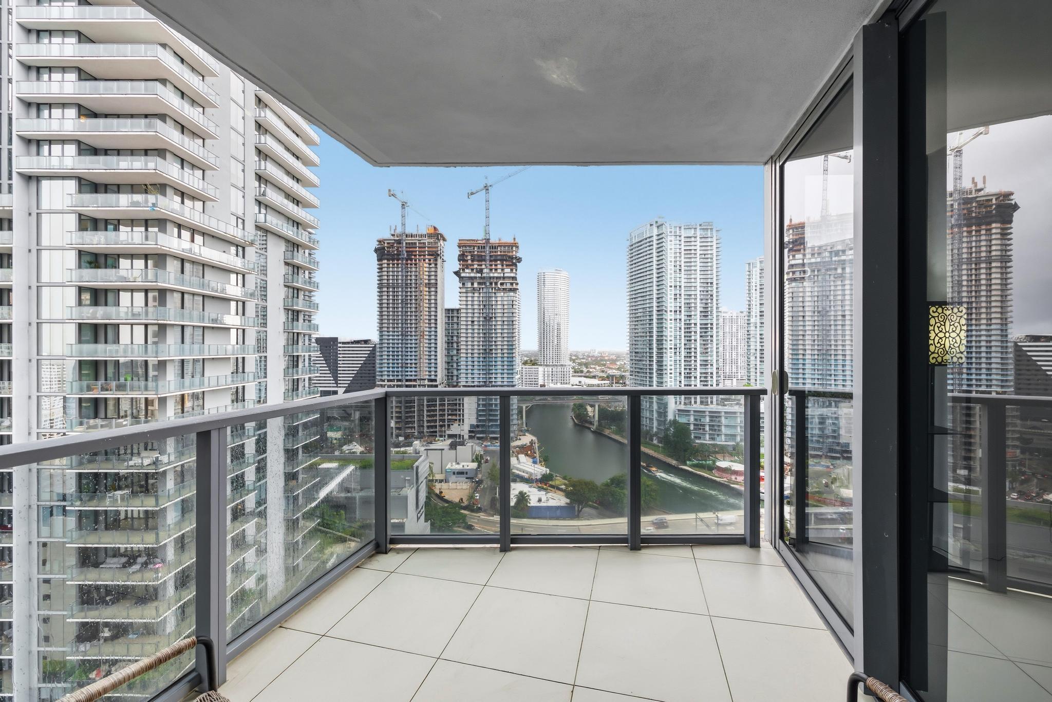 31 SE 6th #2601, Miami FL 33131