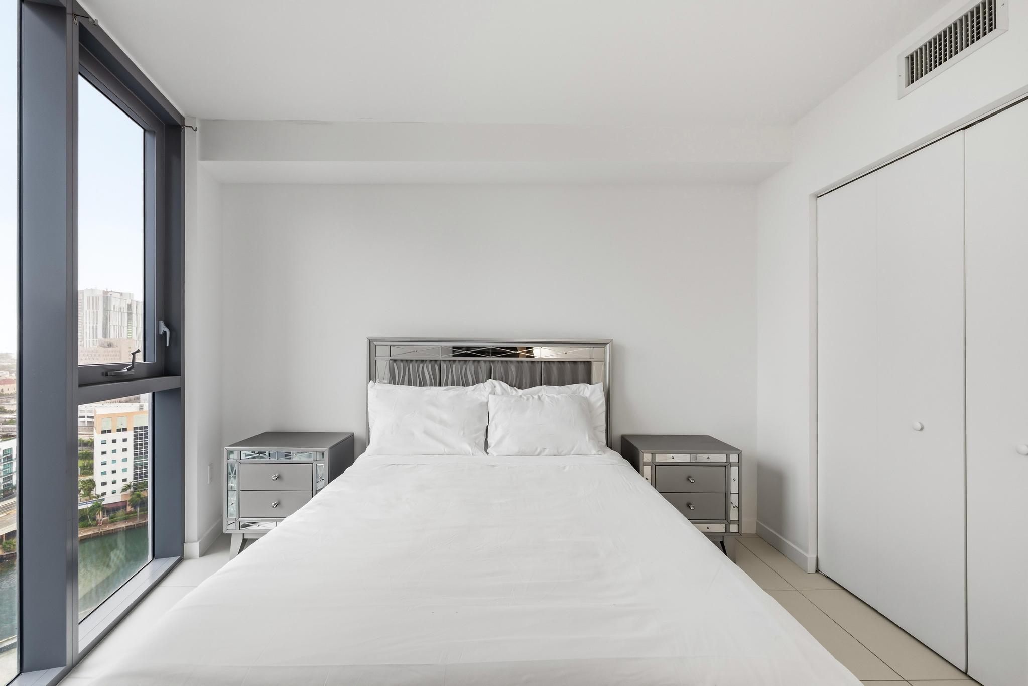 31 SE 6th #2601, Miami FL 33131
