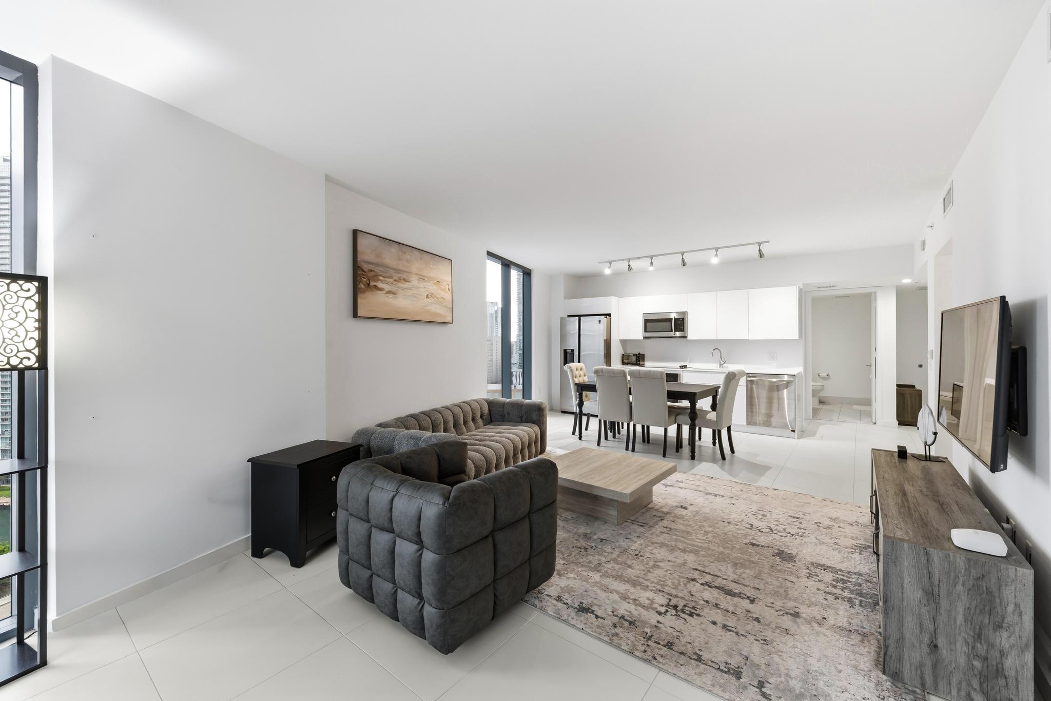 31 SE 6th #2601, Miami FL 33131