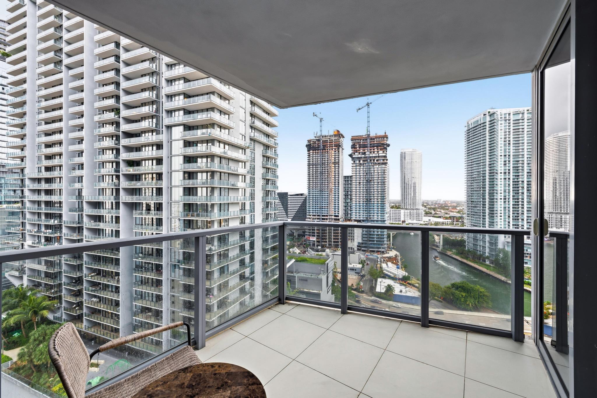 31 SE 6th #2601, Miami FL 33131