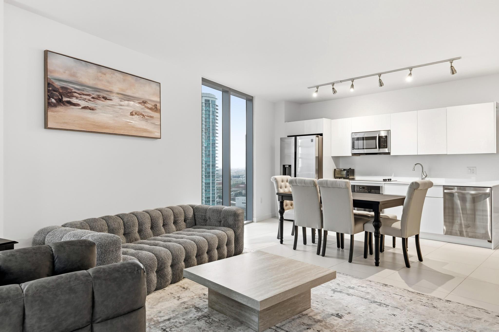 31 SE 6th #2601, Miami FL 33131