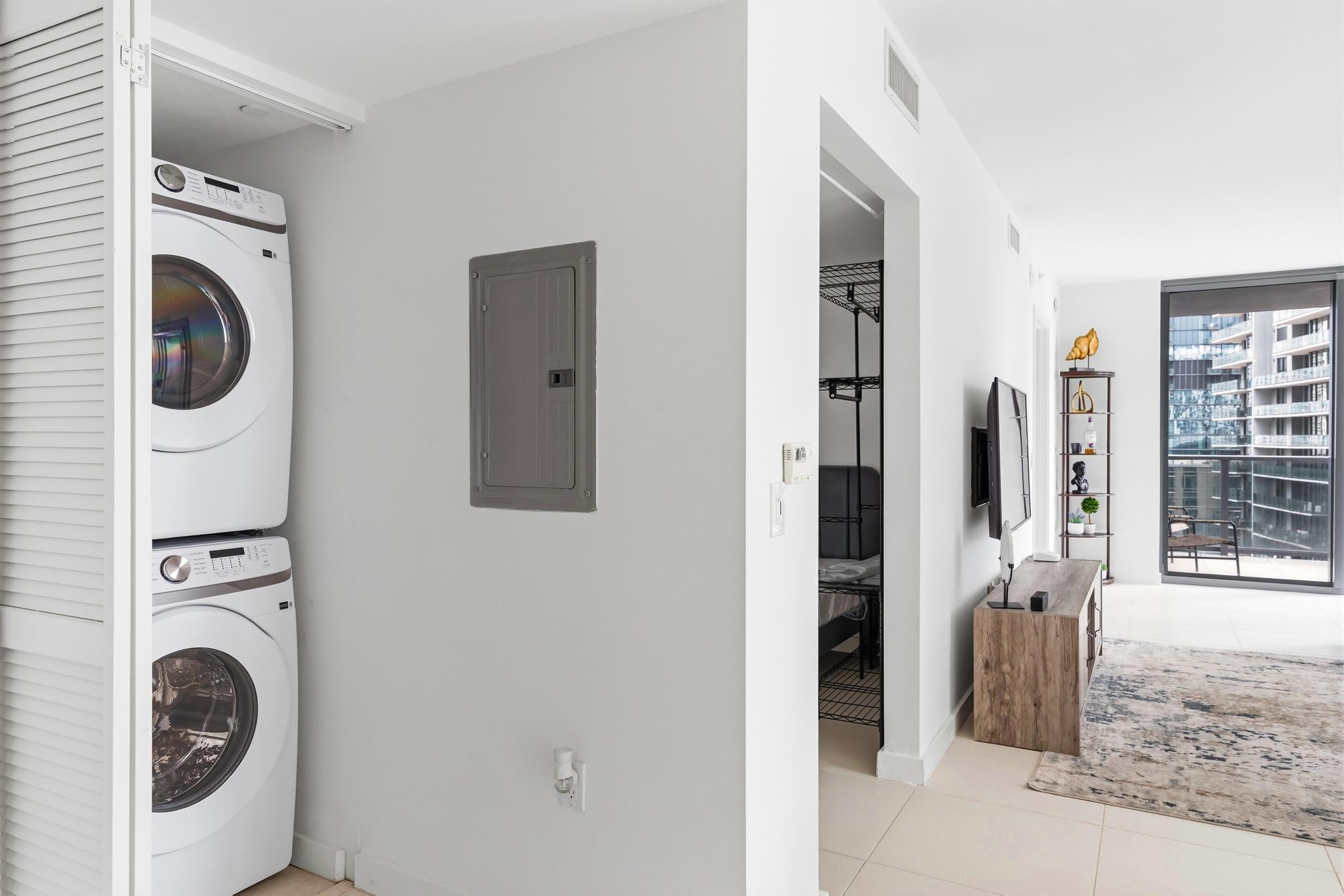 31 SE 6th #2601, Miami FL 33131