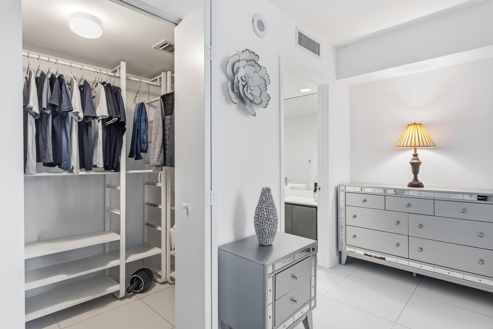 31 SE 6th #2601, Miami FL 33131