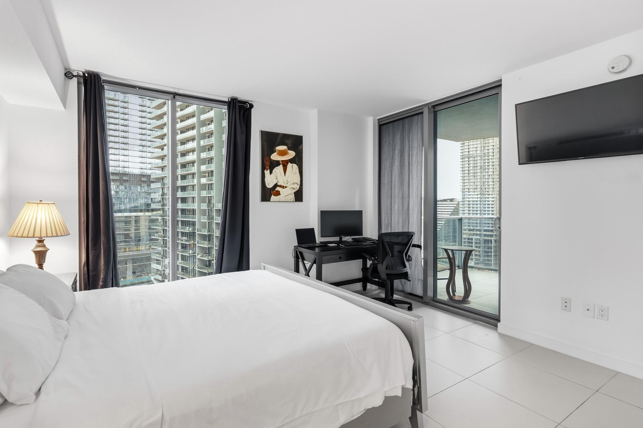 31 SE 6th #2601, Miami FL 33131