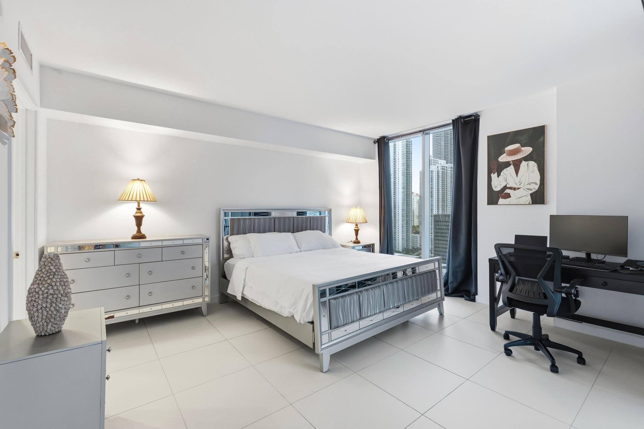 31 SE 6th #2601, Miami FL 33131