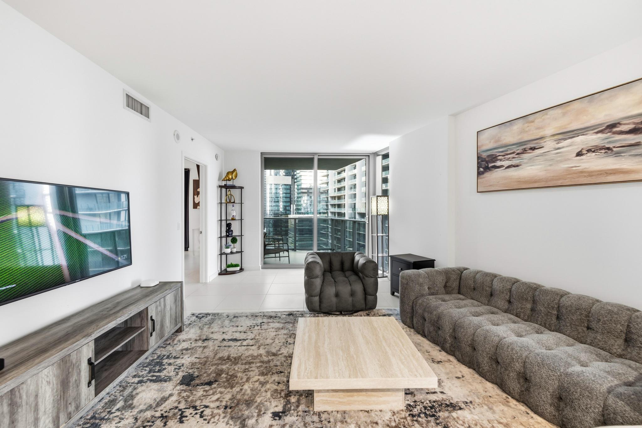 31 SE 6th #2601, Miami FL 33131