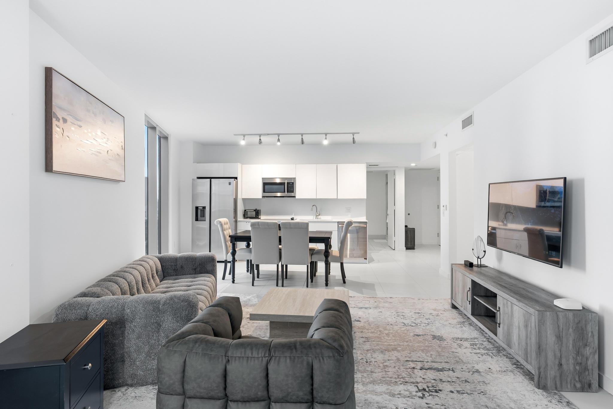 31 SE 6th #2601, Miami FL 33131