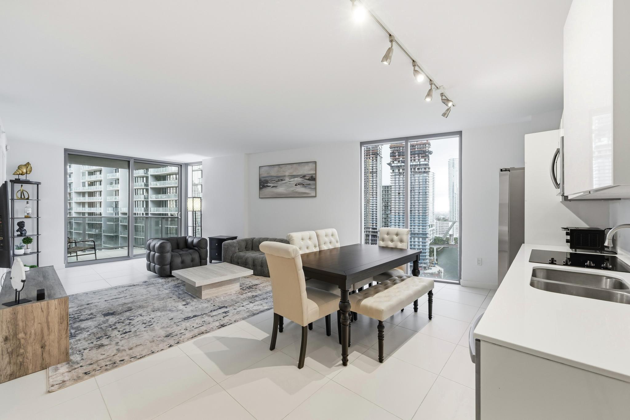31 SE 6th #2601, Miami FL 33131