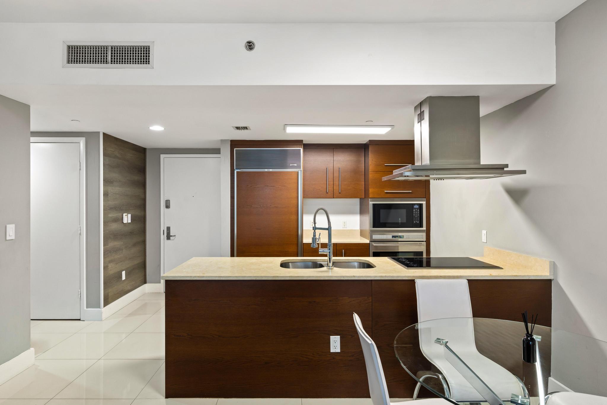 485 Brickell #2506, Miami FL 33131