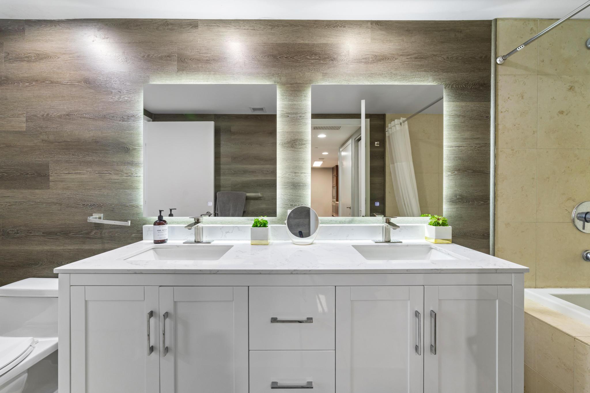 485 Brickell #2506, Miami FL 33131