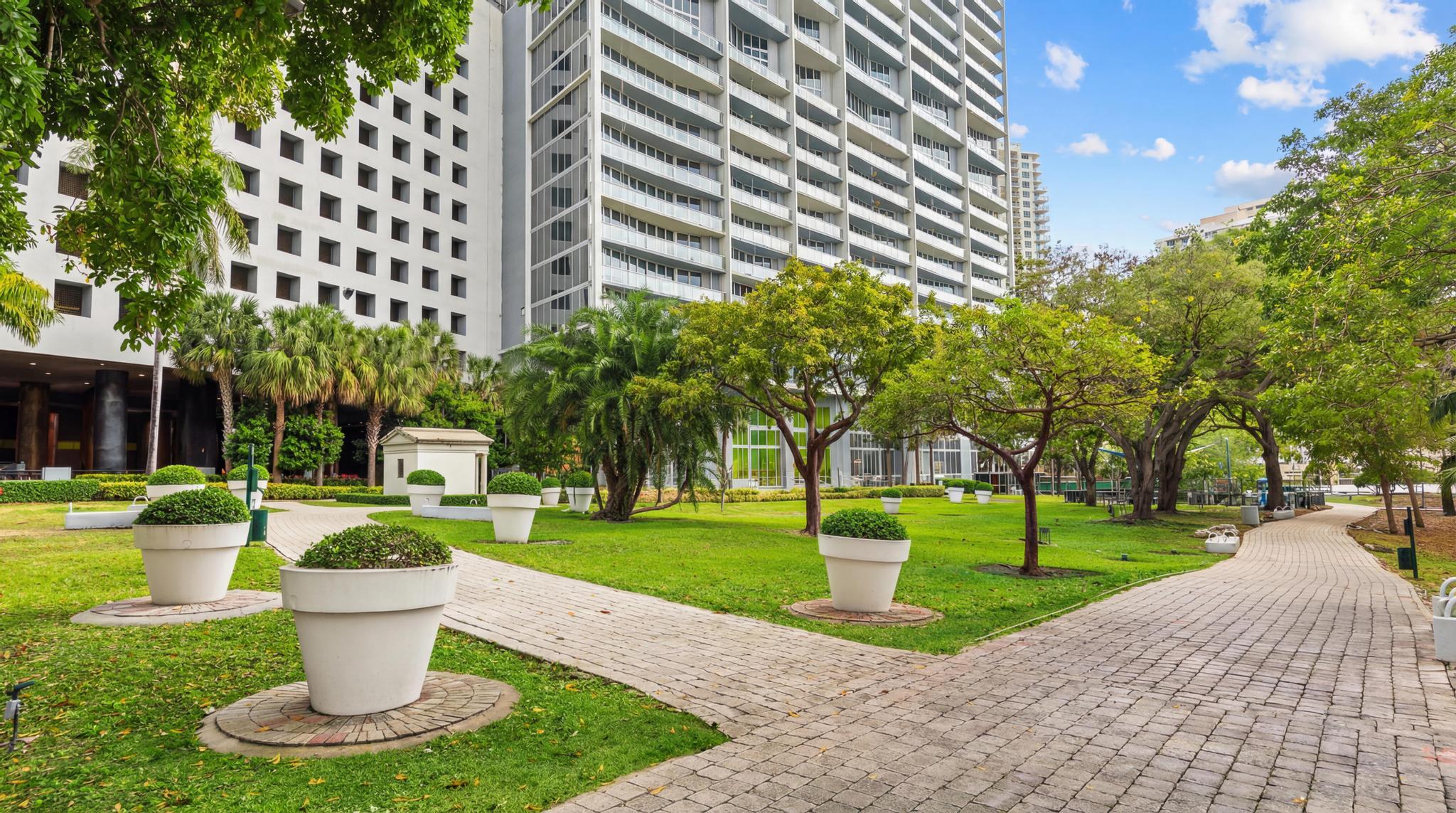 485 Brickell #2506, Miami FL 33131
