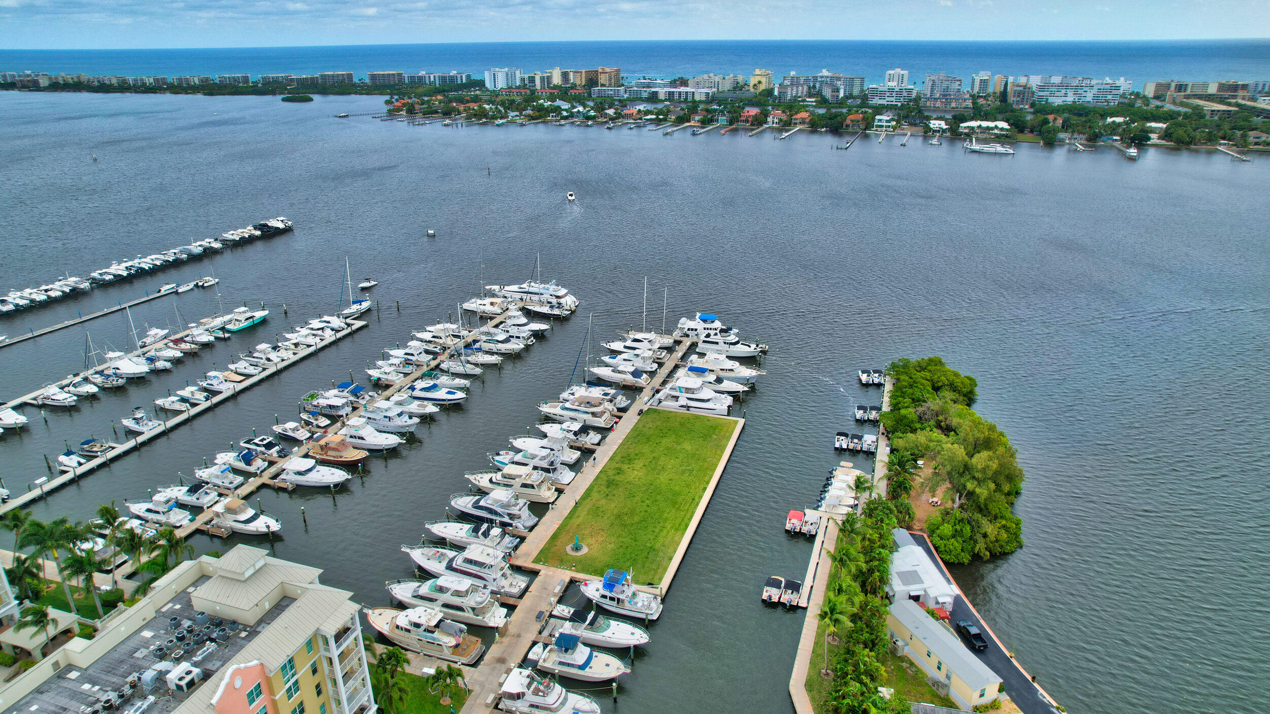 802 W Windward #304, Lantana FL 33462