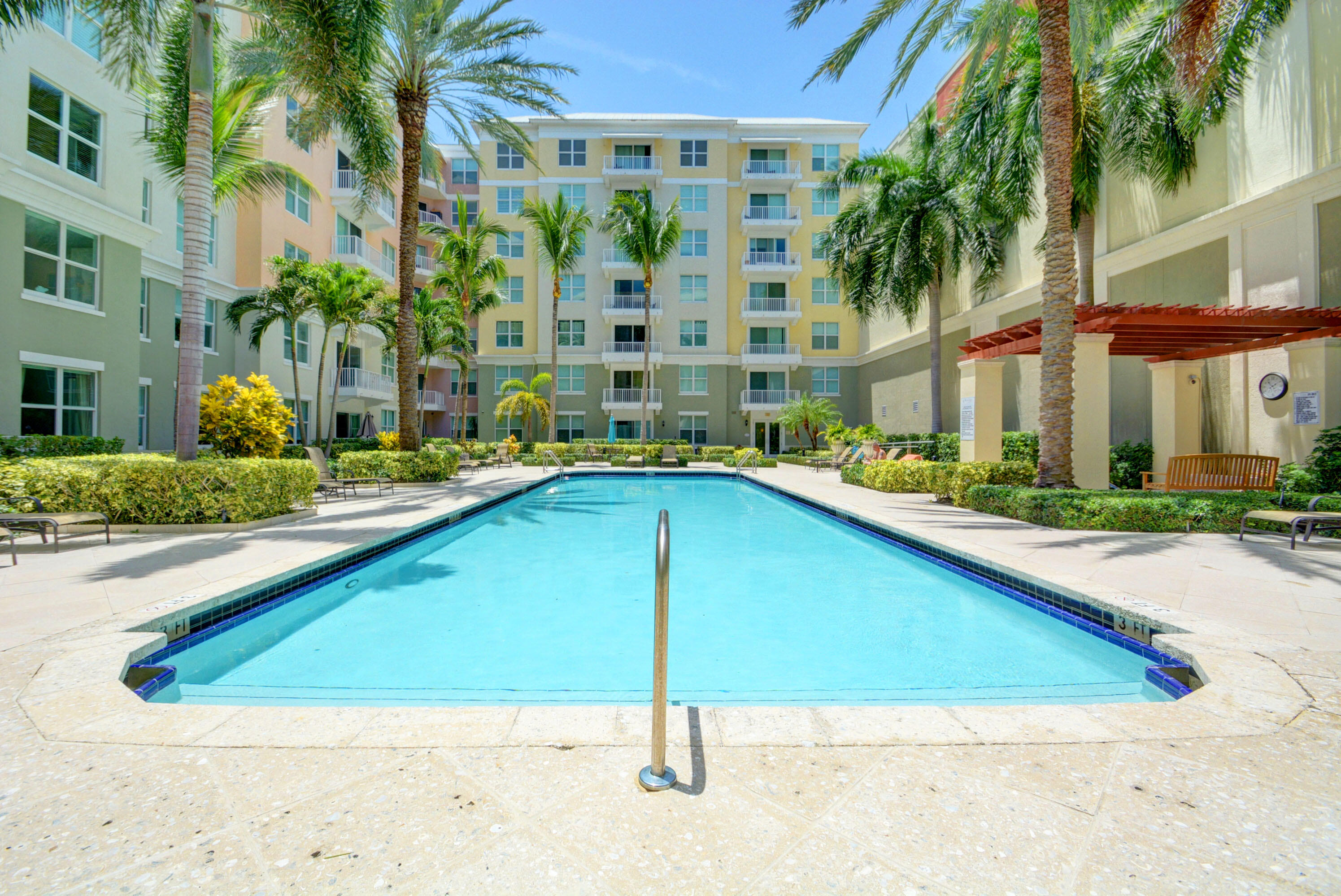 802 W Windward #304, Lantana FL 33462