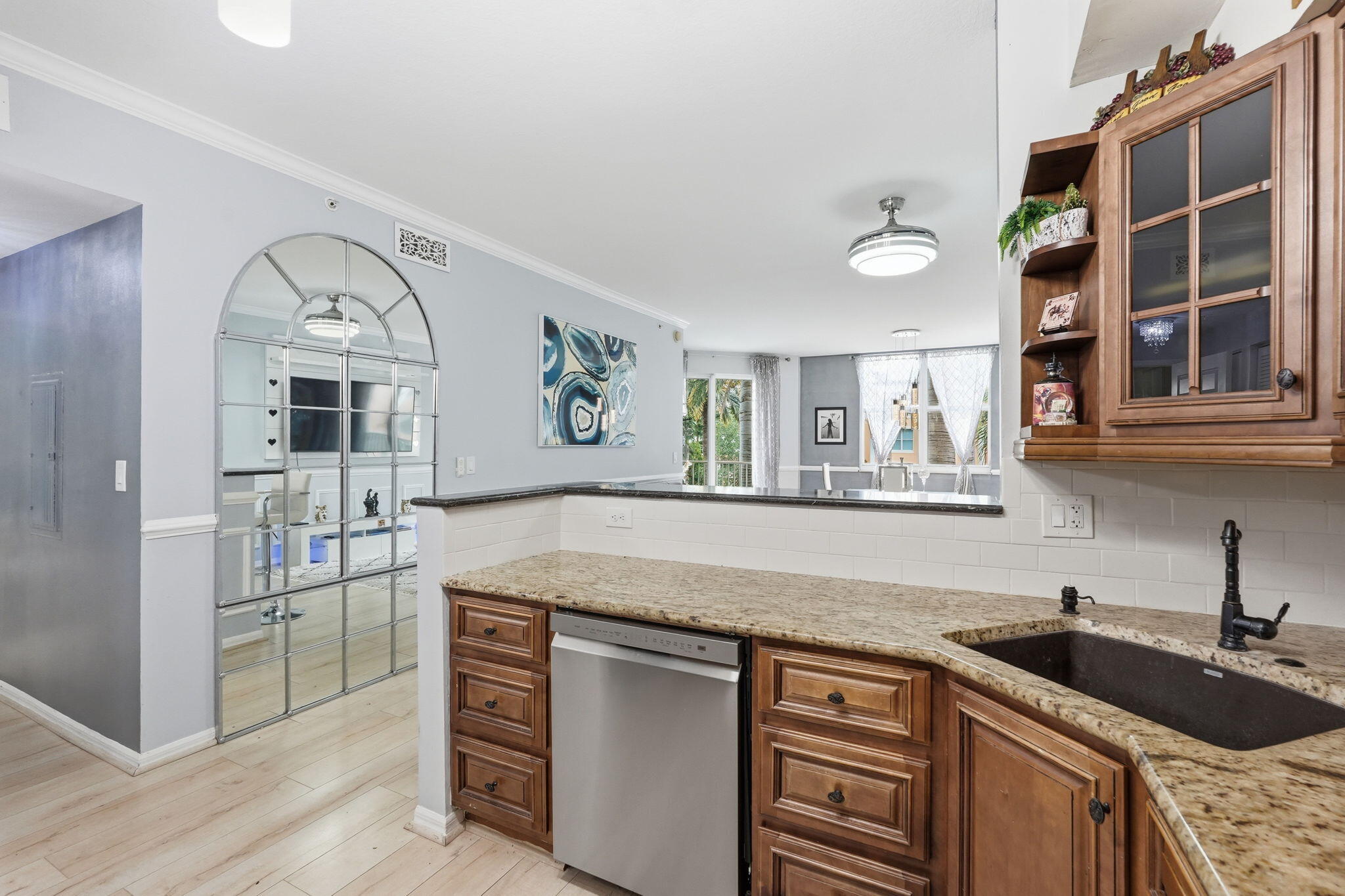 802 W Windward #304, Lantana FL 33462