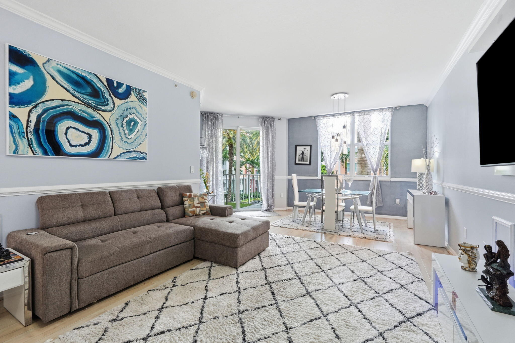 802 W Windward #304, Lantana FL 33462