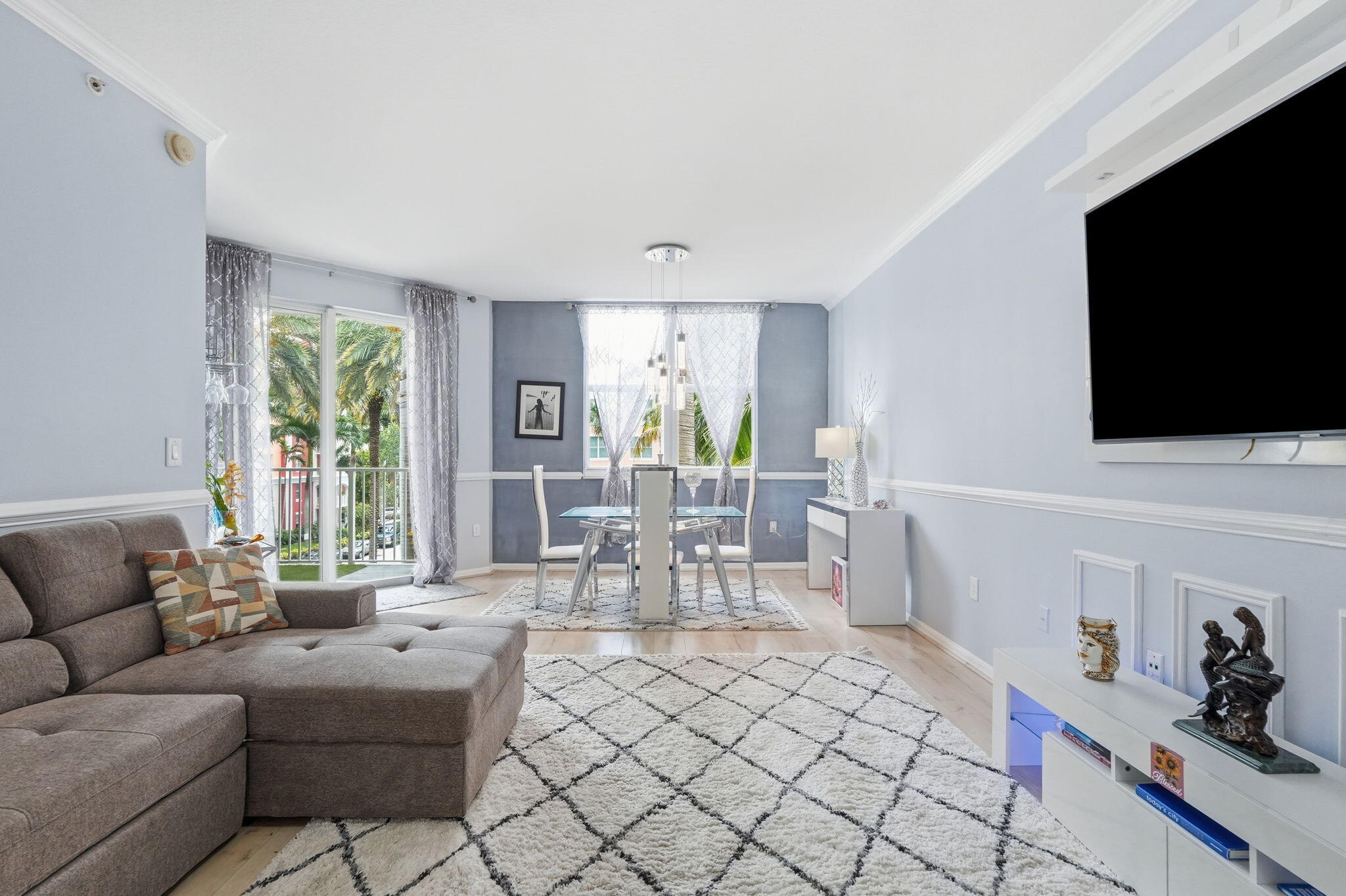 802 W Windward #304, Lantana FL 33462
