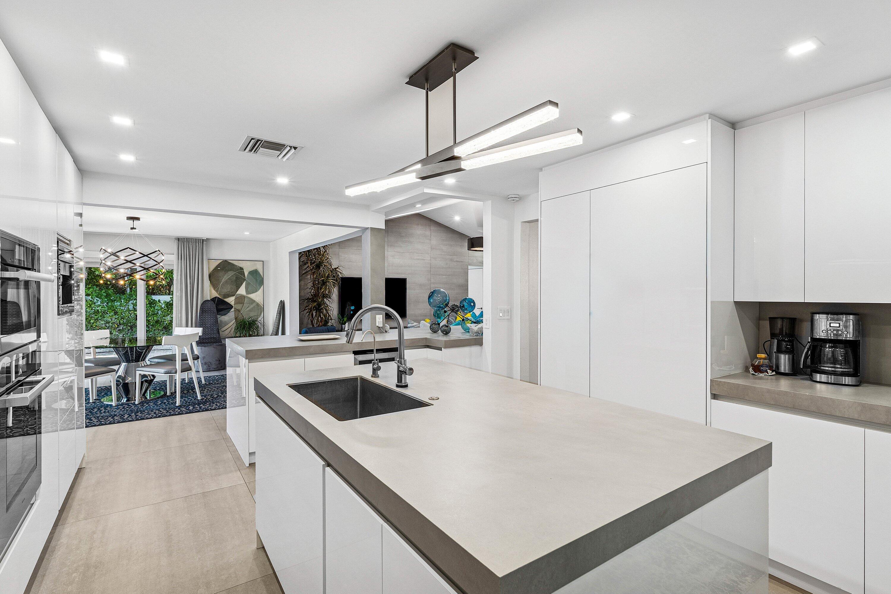 820 N Atlantic, Lantana FL 33462